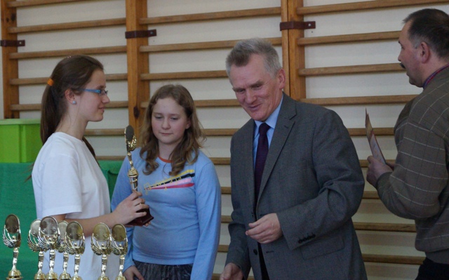 tenis_stolowy_gminny__ciechlin_13__marzec_2013.jpg tenis_stolowy_gminny__ciechlin_13__marzec_2013.jpg