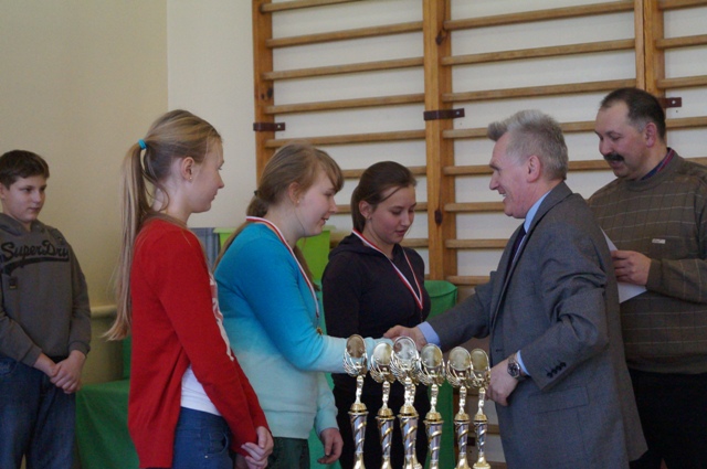 tenis_stolowy_gminny__ciechlin_14__marzec_2013.jpg tenis_stolowy_gminny__ciechlin_14__marzec_2013.jpg