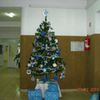 Ozdabianie choinki własnoręcznie wykonanymi ozdobami