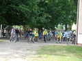 zawodnicy na starcie rajdu Tour de Złoczew