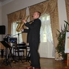 koncert trwał półtorej godziny a nogi rwały sie do tańca